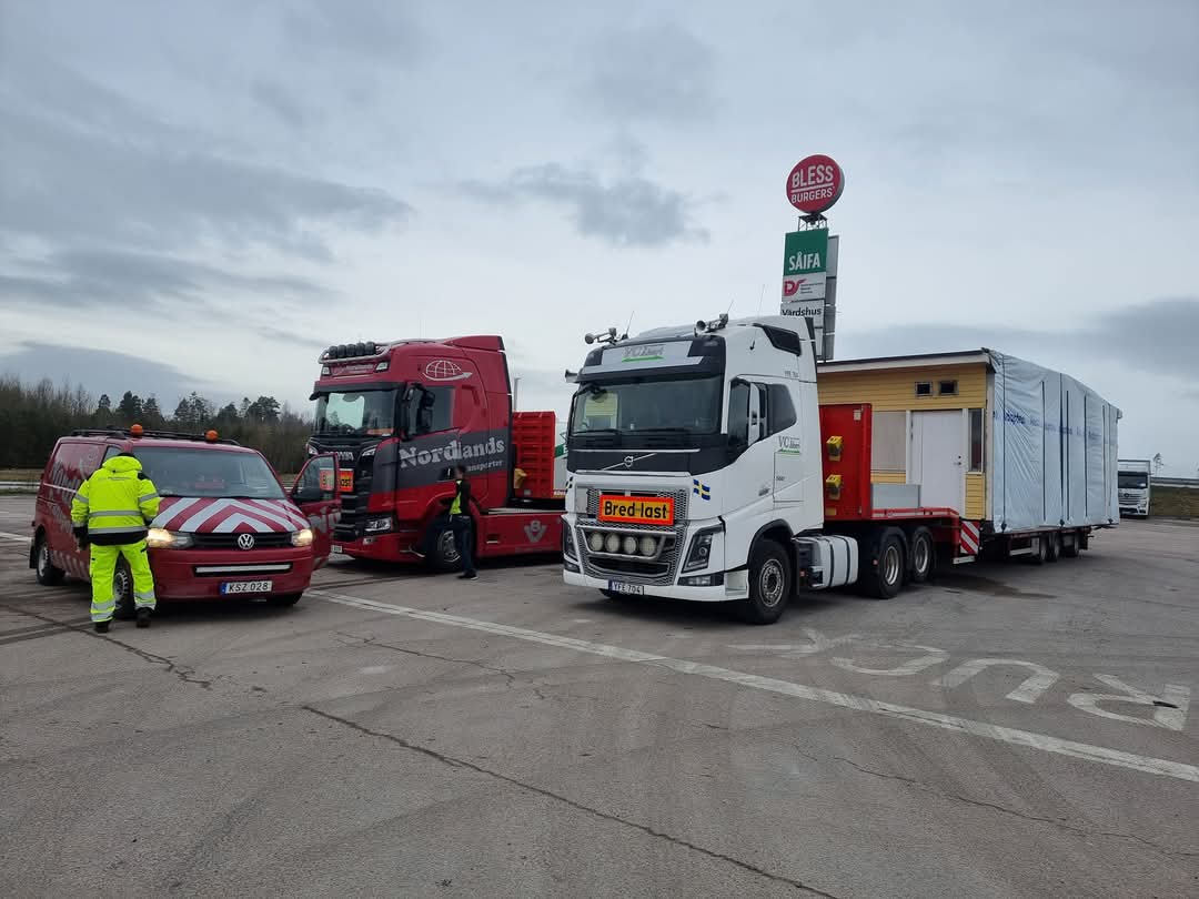 VC Åkeri lastbil med containrar